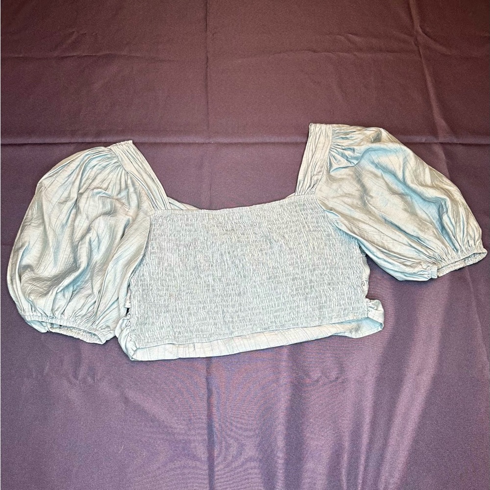 Xl cut out in front (not covershot) puff sleeve